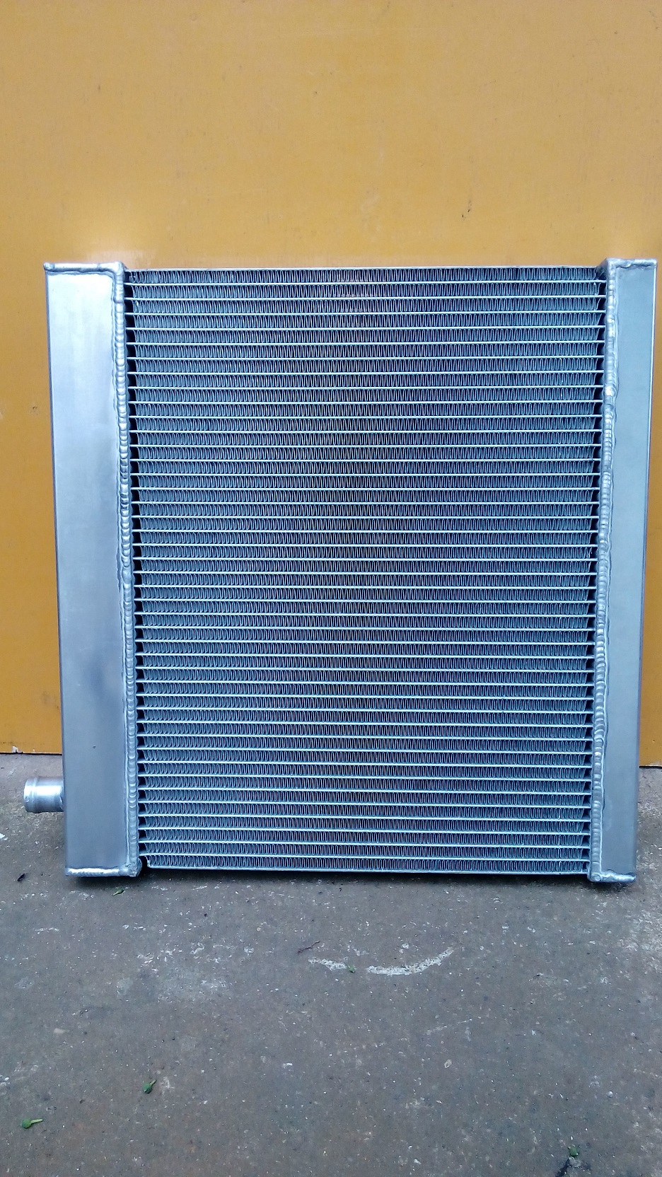 Tohoku Radiator CF16 small.jpg